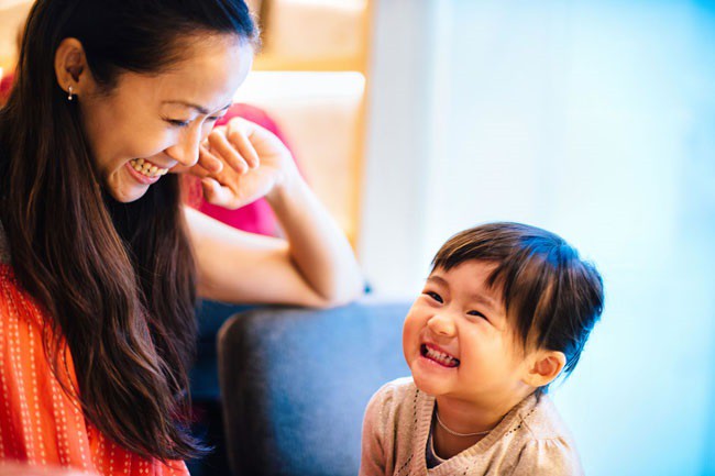 Bạn sẽ giật mình khi thấy bố mẹ Việt đang dạy con học nói theo cách bạo lực này - Ảnh 2.
