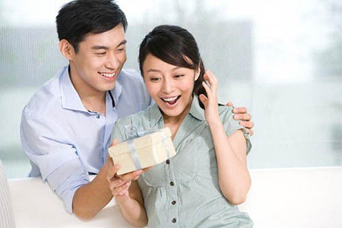 Thứ Sáu bùng nổ niềm vui vì cả nhà ai cũng có quà, ưu đãi thả ga cùng Vietcombank - Ảnh 2.