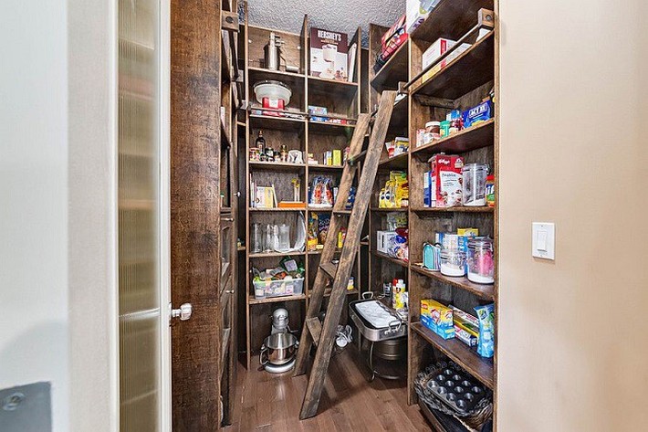 Muốn tiết kiệm không gian cho nhà bếp - áp dụng ngay thiết kế tủ lưu trữ tối đa này - Ảnh 13.