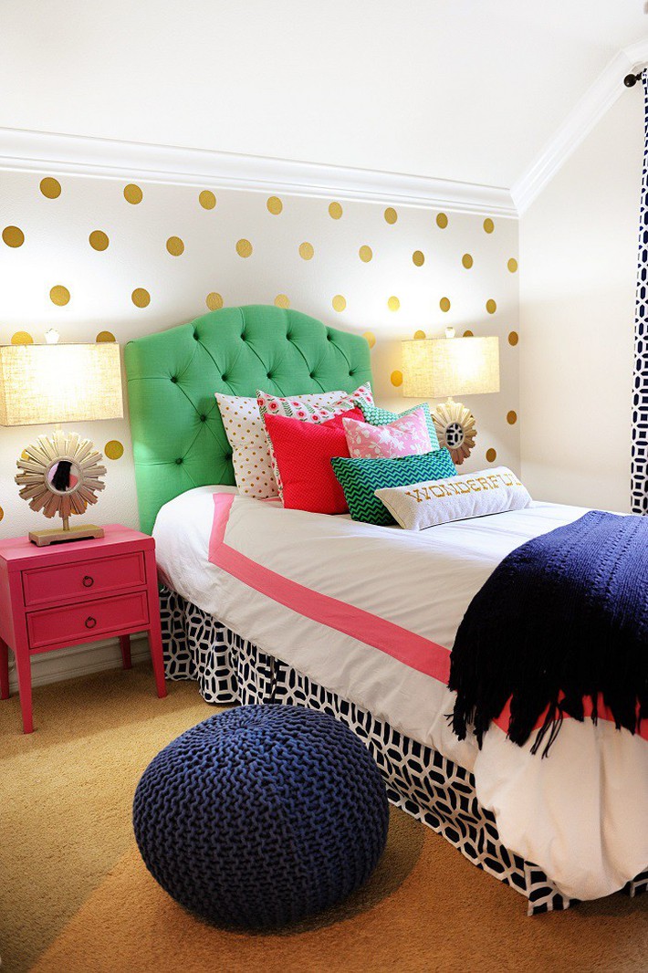 Khám phá 11 thiết kế phòng ngủ vừa đẹp lại nhẹ nhàng, trẻ trung dành cho các cô nàng mộng mơ - Ảnh 1.