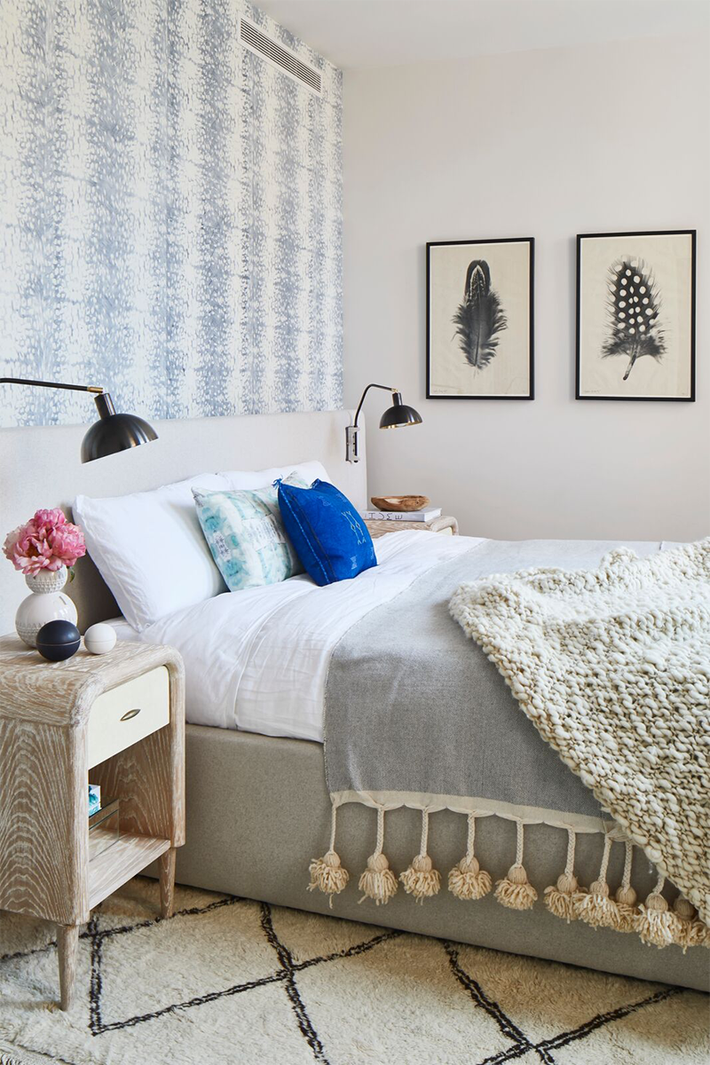 Bỏ túi vài mẹo trang trí phòng ngủ khiến không gian nghỉ ngơi của bạn đẹp chẳng kém trên tạp chí - Ảnh 3.