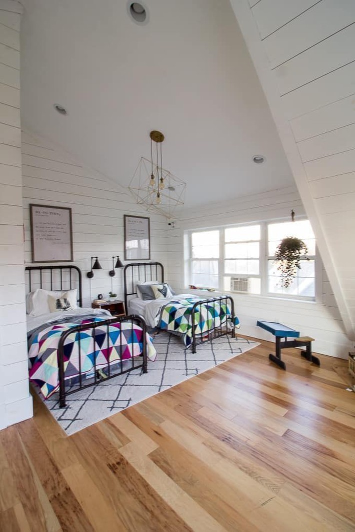 10 thiết kế trang trí phòng ngủ dành cho nhà đông người đẹp tuyệt vời ai nhìn cũng thích mê - Ảnh 3.