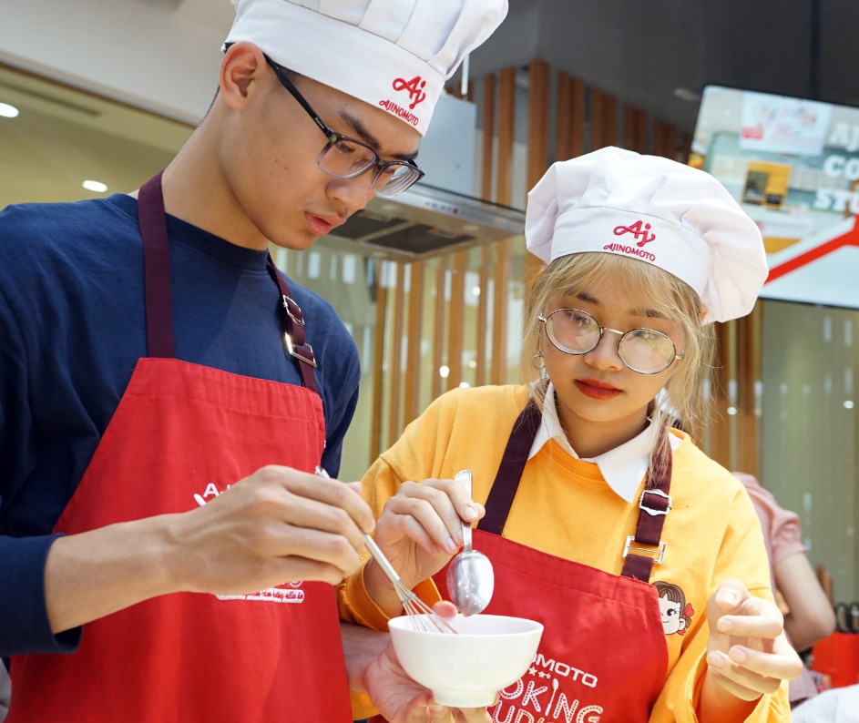 Hào hứng làm bánh mochi con ngươi, trứng nhện chào Halloween - Ảnh 3.