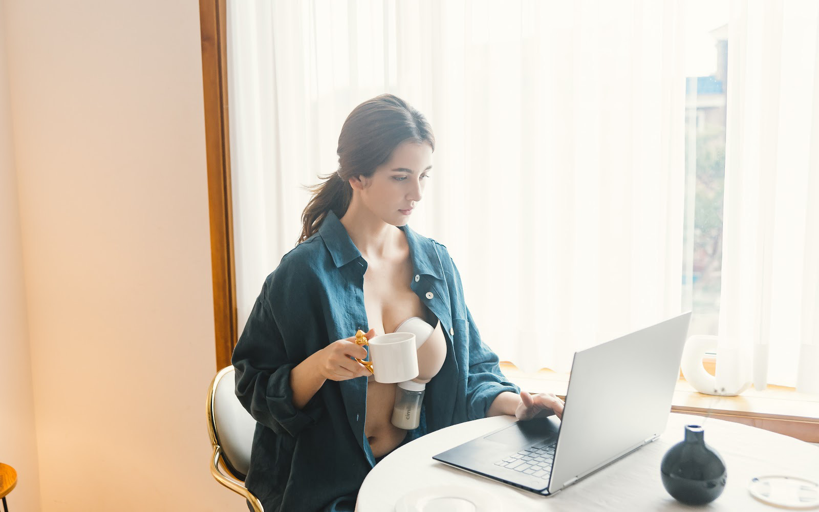 Xu hướng nuôi con bằng công nghệ cùng Cimilre