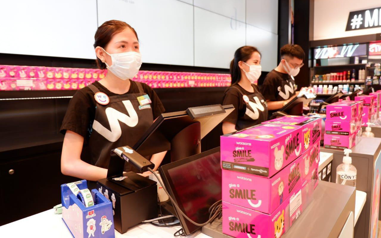 Watsons khởi động chiến dịch Give a smile, trao tặng nụ cười cho trẻ hở hàm ếch khắp Việt Nam