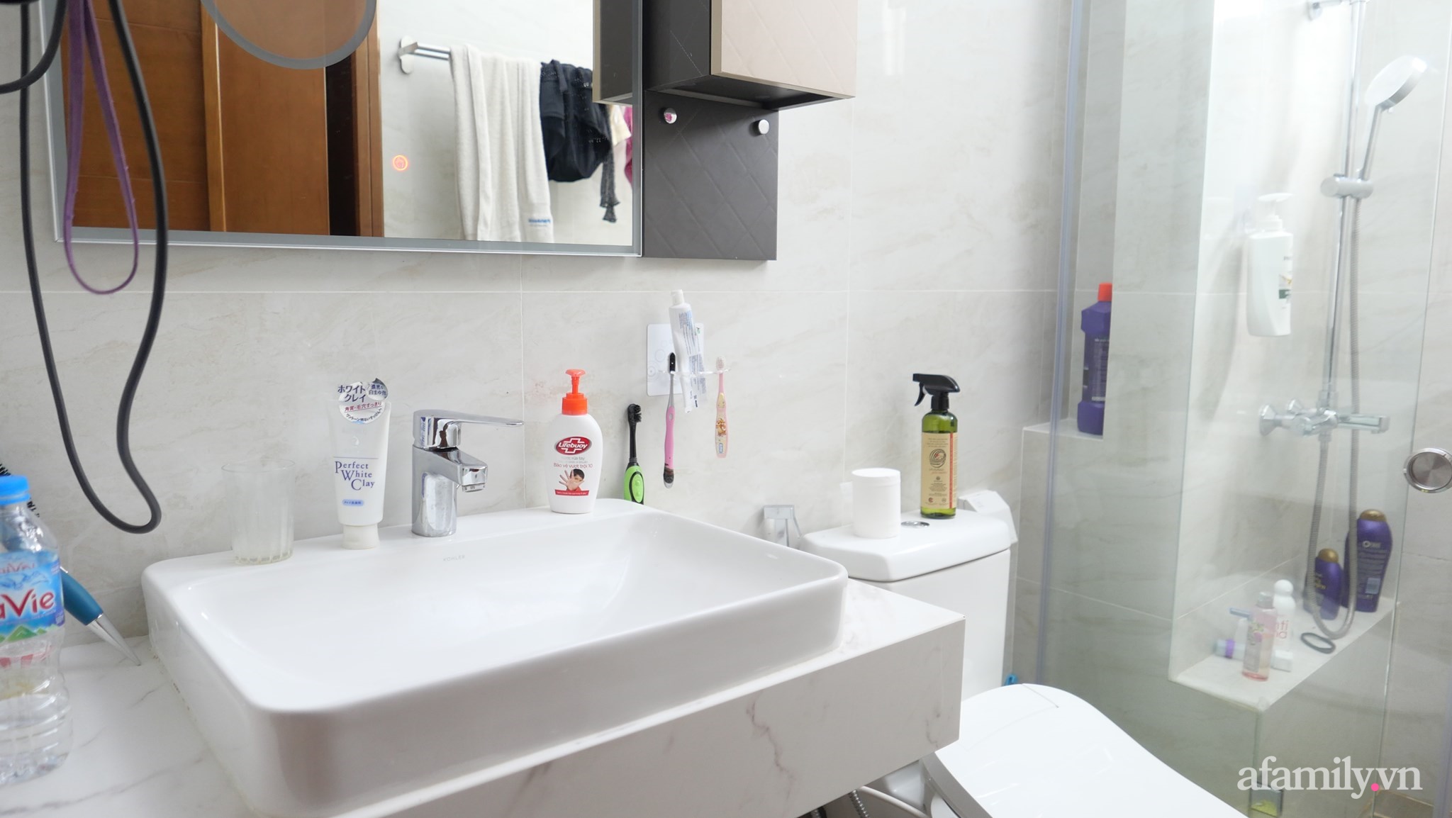 Biến hình phòng tắm đúng chuẩn hội "nghiện nhà yêu cây" từ những đồ nội thất nhà nào cũng có của cô gái Hà Nội  - Ảnh 4.