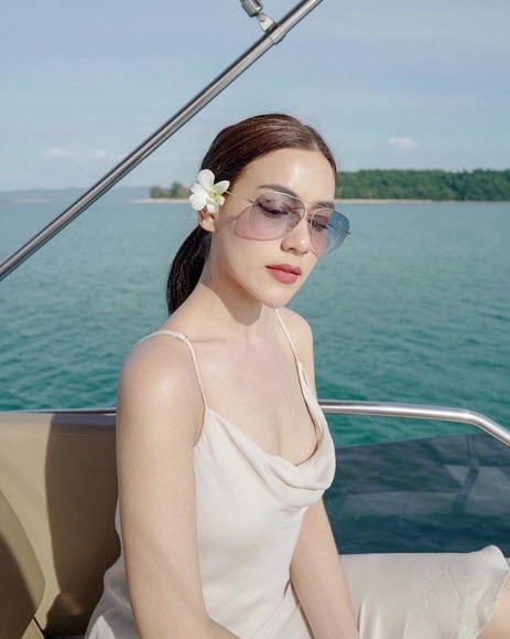 Cô gái 24 tuổi xinh đẹp làm ngân hàng gây tranh cãi vì yêu cầu tìm bạn trai: "Lương 30 triệu/ tháng, ai thấp hơn đừng làm phiền!" - Ảnh 2.