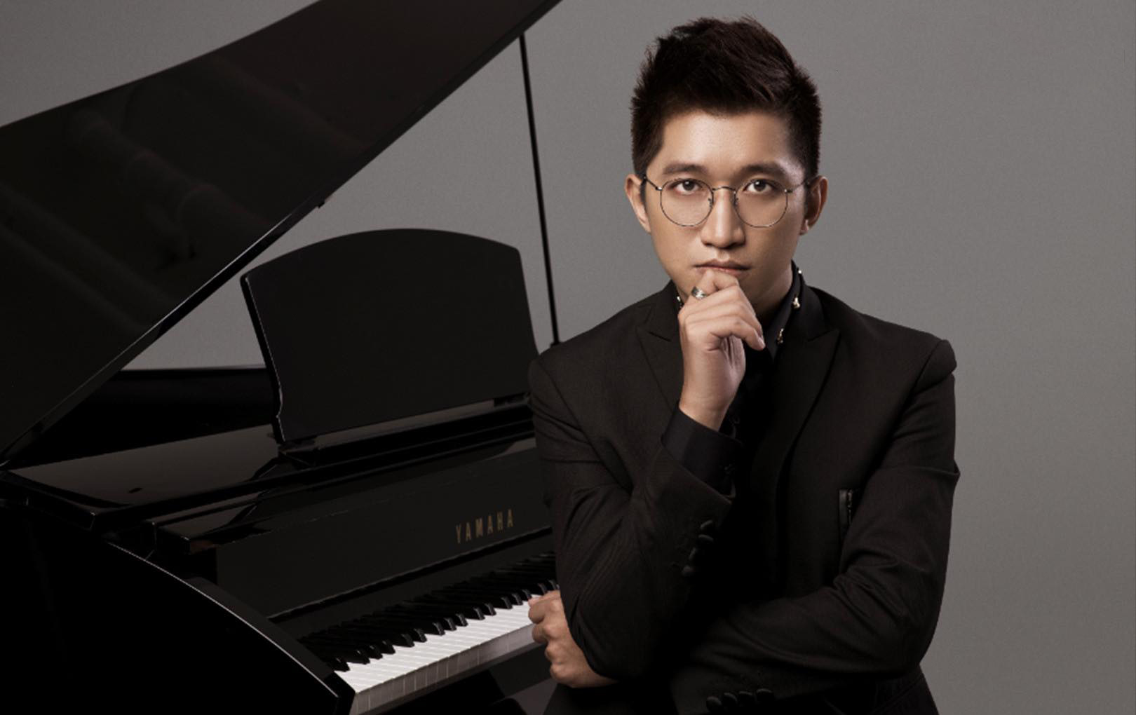 Đoàn Minh Vũ - Nhà sản xuất âm nhạc đứng sau hàng loạt MV triệu view của làng nhạc Việt: “Tôi hay chốn deadline, có một rổ sản phẩm không ai biết đến và muốn đỡ đầu cho các ca sĩ trẻ!” - Ảnh 2.