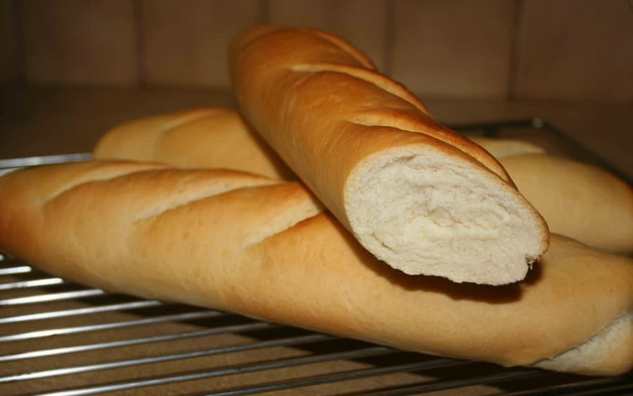 Giải mã tin đồn thói quen ăn sáng bằng bánh mì có thể gây ung thư vú: Nghe chuyên gia phân tích, bạn sẽ phải thay đổi thói quen sống gấp