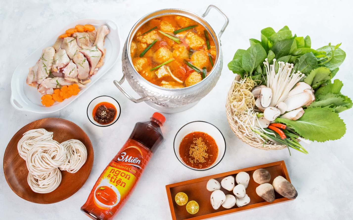 Helen’s Recipes mách bạn công thức lẩu riêu gà gây nghiện cho những bữa tiệc sum họp cuối năm