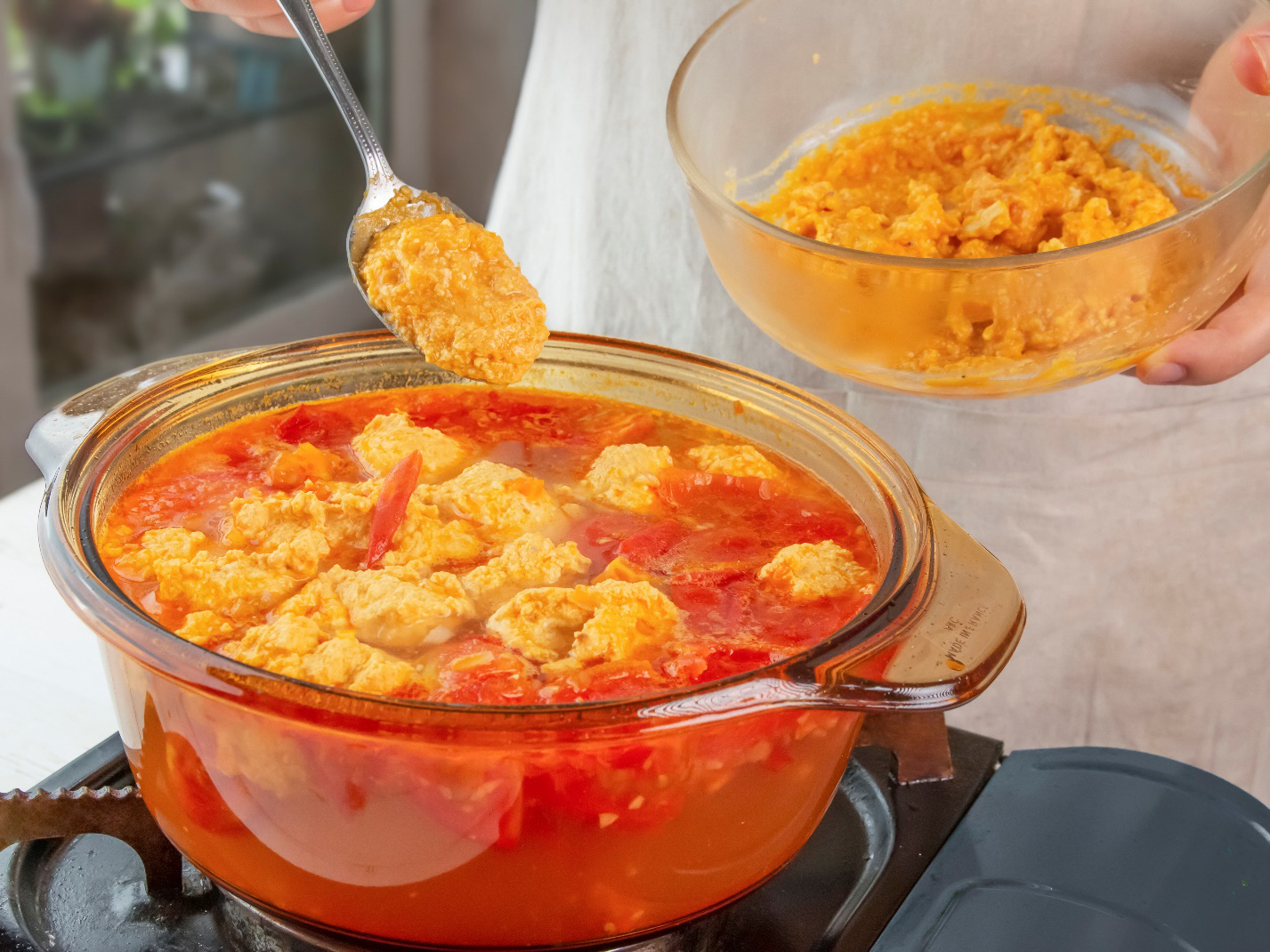 Helen’s Recipes mách bạn công thức lẩu riêu gà gây nghiện cho những bữa tiệc sum họp cuối năm - Ảnh 1.