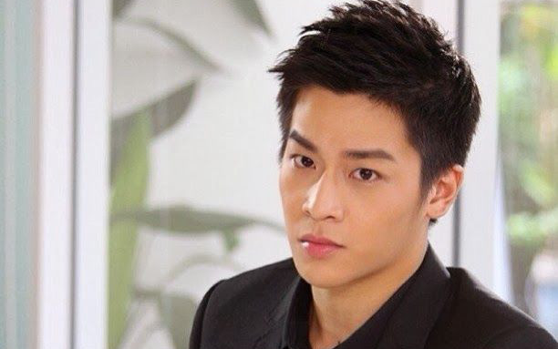 Chiều tối thấy vợ đội mưa về, vừa thấy tôi, cô ấy đã quỳ sụp xuống van xin một điều nghiệt ngã