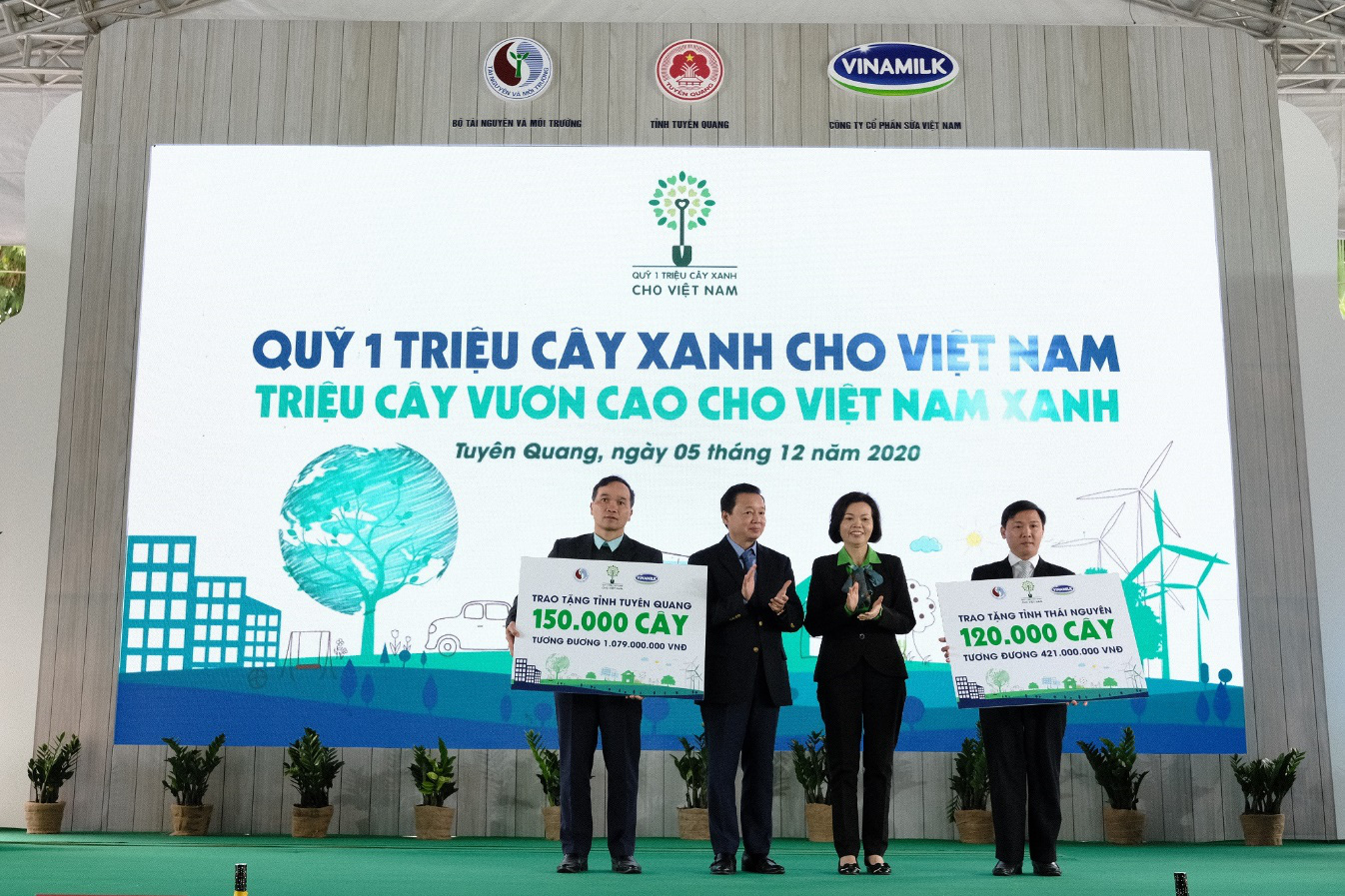Vinamilk hoàn thành hành trình ý nghĩa với hơn 1 triệu cây xanh được trồng tại Việt Nam - Ảnh 1.