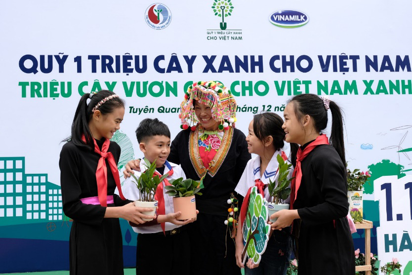 Vinamilk hoàn thành hành trình ý nghĩa với hơn 1 triệu cây xanh được trồng tại Việt Nam - Ảnh 4.