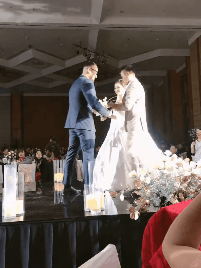 MC Thu Hoài chính thức tổ chức lễ cưới ở khách sạn xa xỉ, dàn khách mời toàn hot girl đọ sắc cùng cô dâu trong ngày Hà Nội lạnh nhất năm - Ảnh 3.
