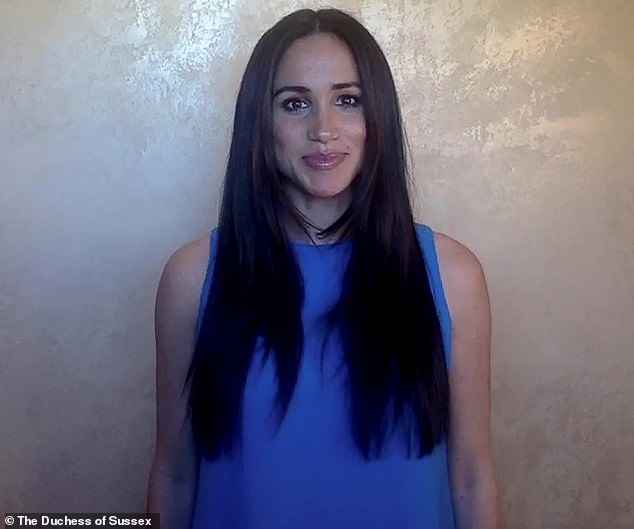 Nhìn lại năm 2020 &quot;dứt áo ra đi&quot; của nhà Meghan Markle: Lắm chỉ trích tranh cãi, bị một bộ phận quay lưng nhưng gặt hái không ít thành công - Ảnh 10.