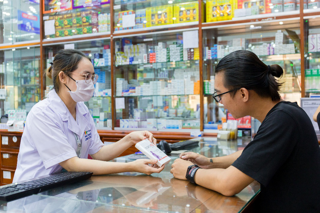 Chuỗi nhà thuốc uy tín FPT Long Châu hướng đến chăm sóc sức khỏe cộng đồng - Ảnh 3.
