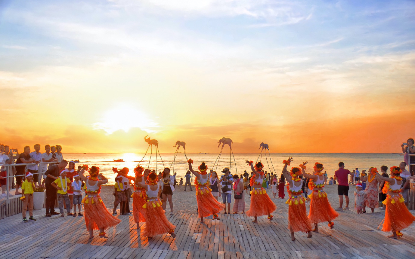 Có gì ở Sunset Sanato - khu tổ hợp nghỉ dưỡng và giải trí &quot;lạ-mà-quen&quot; hot hit mùa lễ hội năm nay ở Phú Quốc?