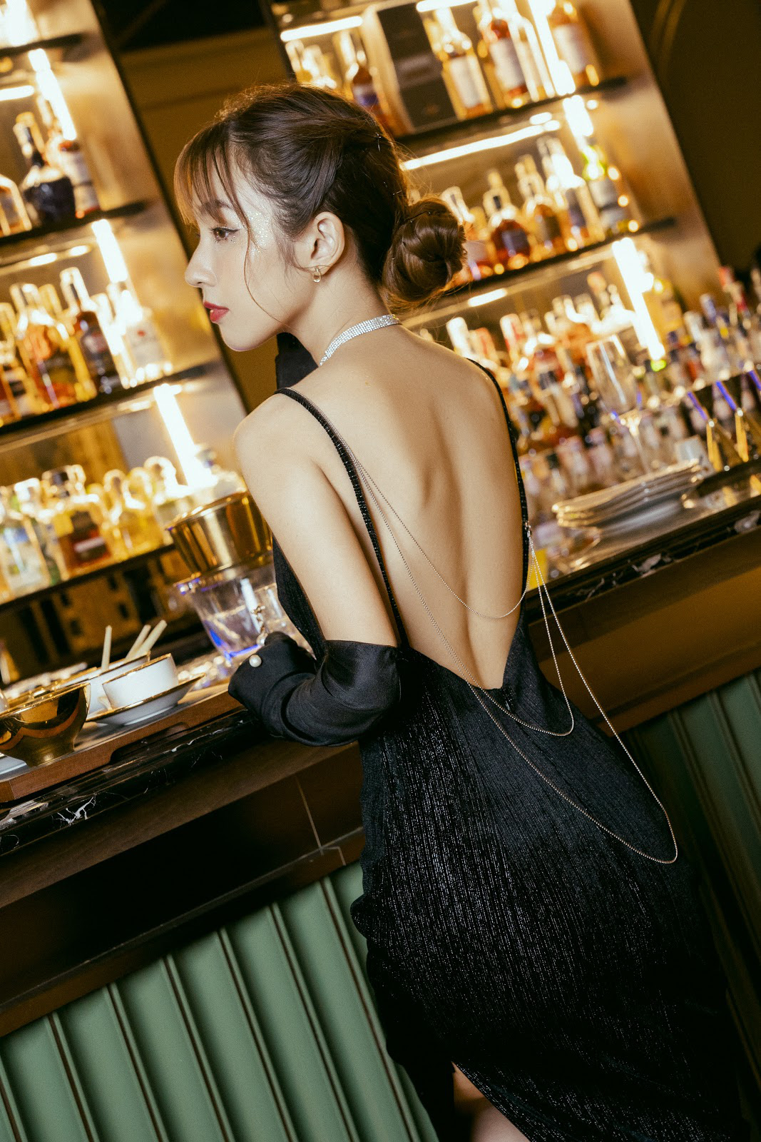 Những mẫu váy tiệc của Lep’ giúp nàng toả sáng lộng lẫy trong mùa lễ hội - Ảnh 1.