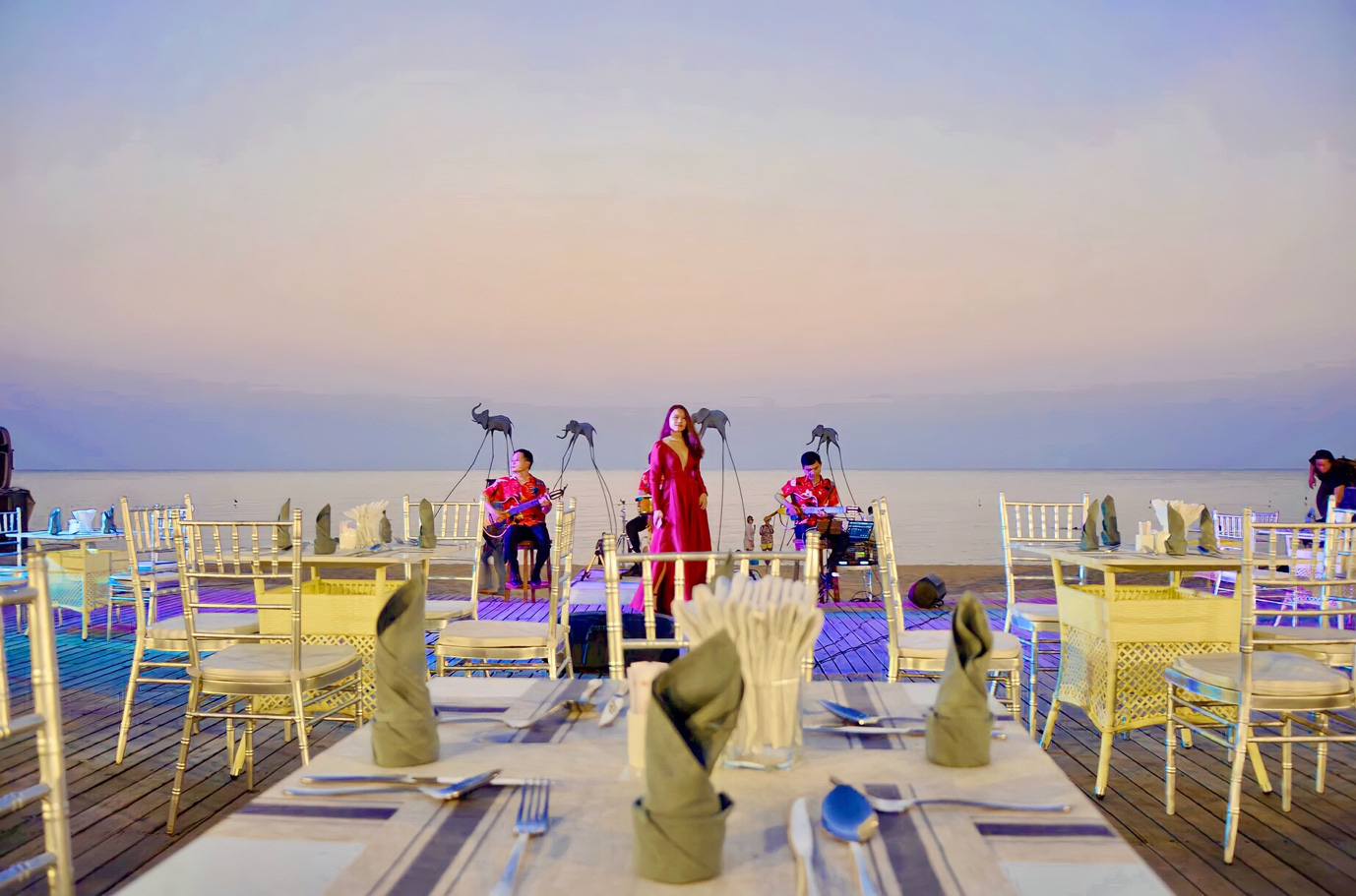 Có gì ở Sunset Sanato - khu tổ hợp nghỉ dưỡng và giải trí lạ-mà-quen hot hit mùa lễ hội năm nay ở Phú Quốc? - Ảnh 6.