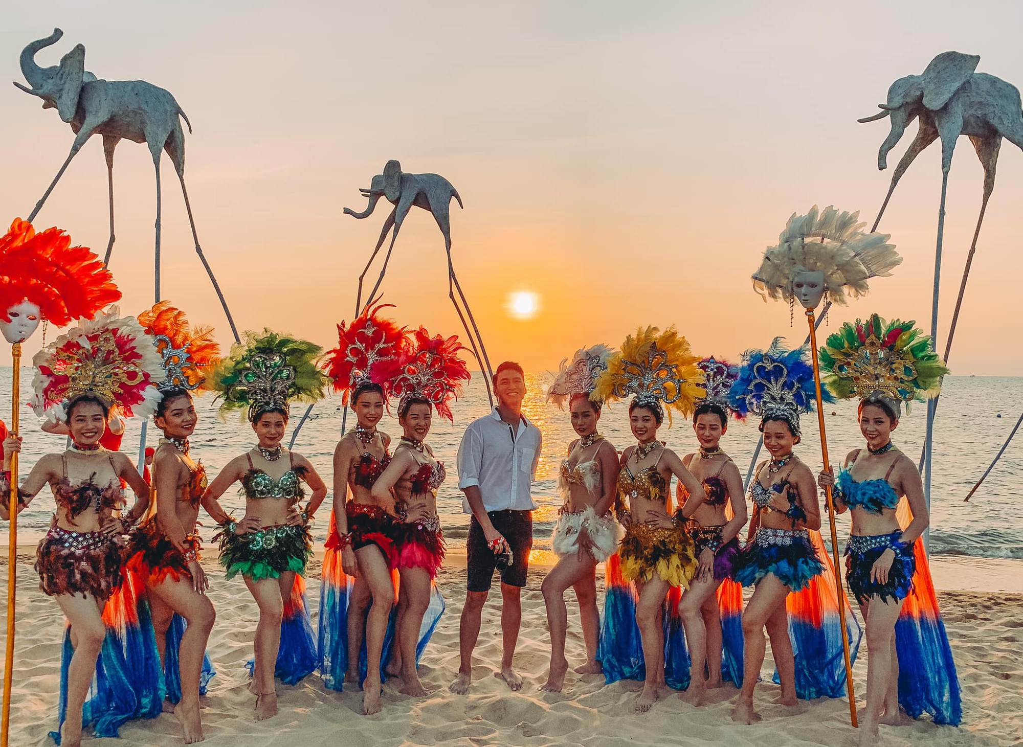 Có gì ở Sunset Sanato - khu tổ hợp nghỉ dưỡng và giải trí lạ-mà-quen hot hit mùa lễ hội năm nay ở Phú Quốc? - Ảnh 7.