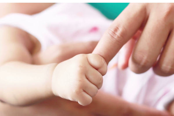 Giải mã được những hành vi này của con, cha mẹ sẽ biết con mình đang muốn gì - Ảnh 2.