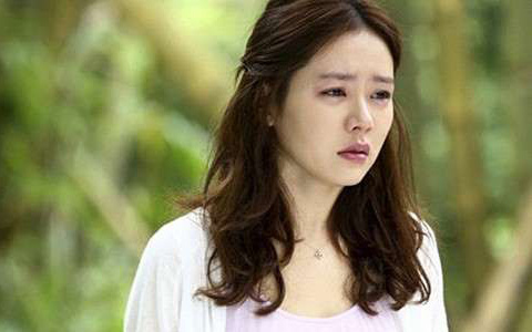 Đến nhà chị chồng, tôi rùng mình khi nhìn thấy bát thức ăn của mèo cưng nhà chị