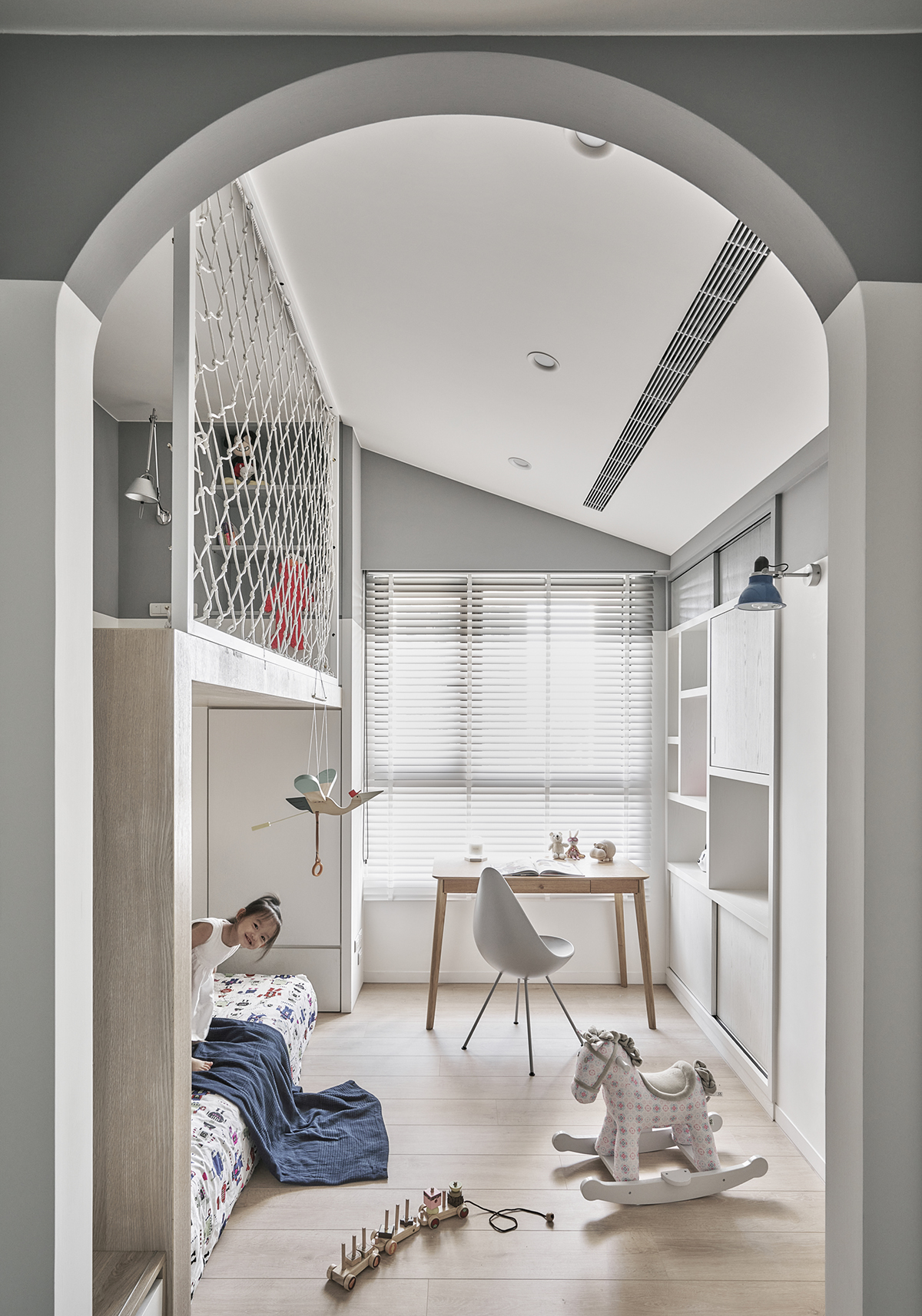 Căn hộ 50m² tạo ấn tượng với thiết kế độc đáo dành cho gia đình trẻ 3 thành viên - Ảnh 14.