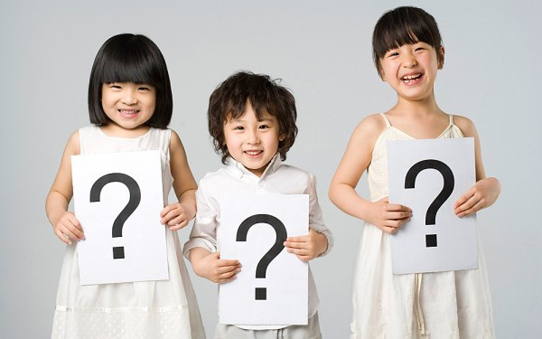 Những câu hỏi hóc búa của trẻ thường khiến bố mẹ &quot;đứng hình&quot; nay được trả lời dễ dàng nhờ gợi ý của chuyên gia
