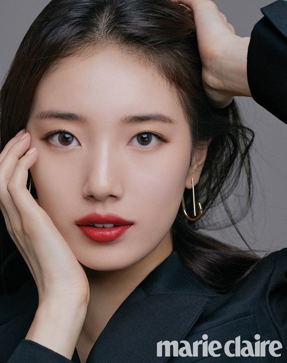 Cùng xuất hiện trên bìa tạp chí, "phi công trẻ" của Son Ye Jin và "tình đầu quốc dân" Suzy khiến netizen không thốt nên lời với hai gương mặt tuyệt tác - Ảnh 1.