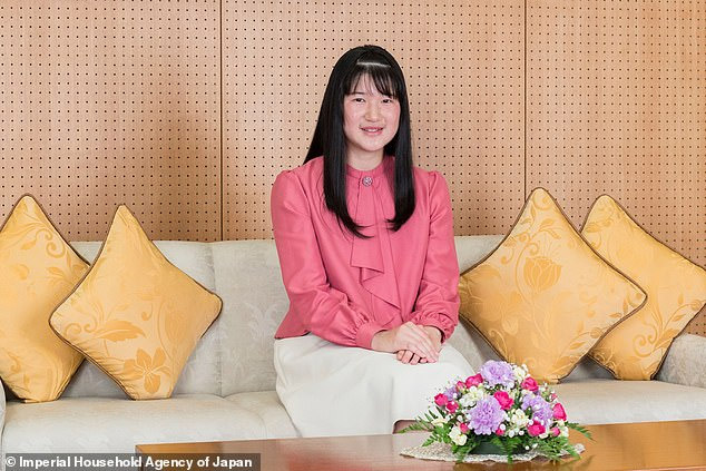 Công chúa Aiko của Nhật vừa đỗ đại học và chuẩn bị bước vào cuộc sống sinh viên - Ảnh 1.