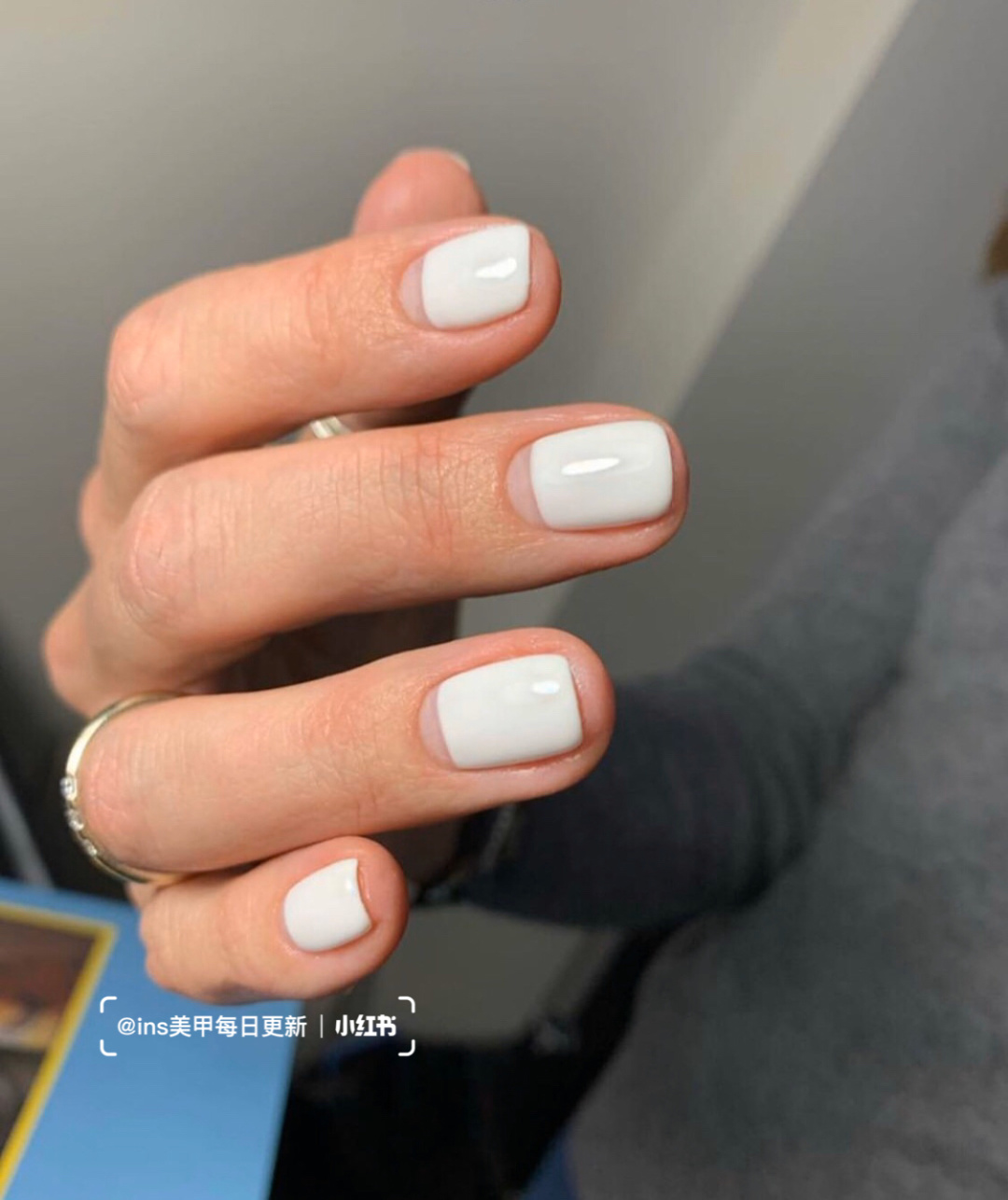 Gợi ý loạt mẫu nails vùa xinh lại đơn giản dành cho các cô dâu  - Ảnh 5.