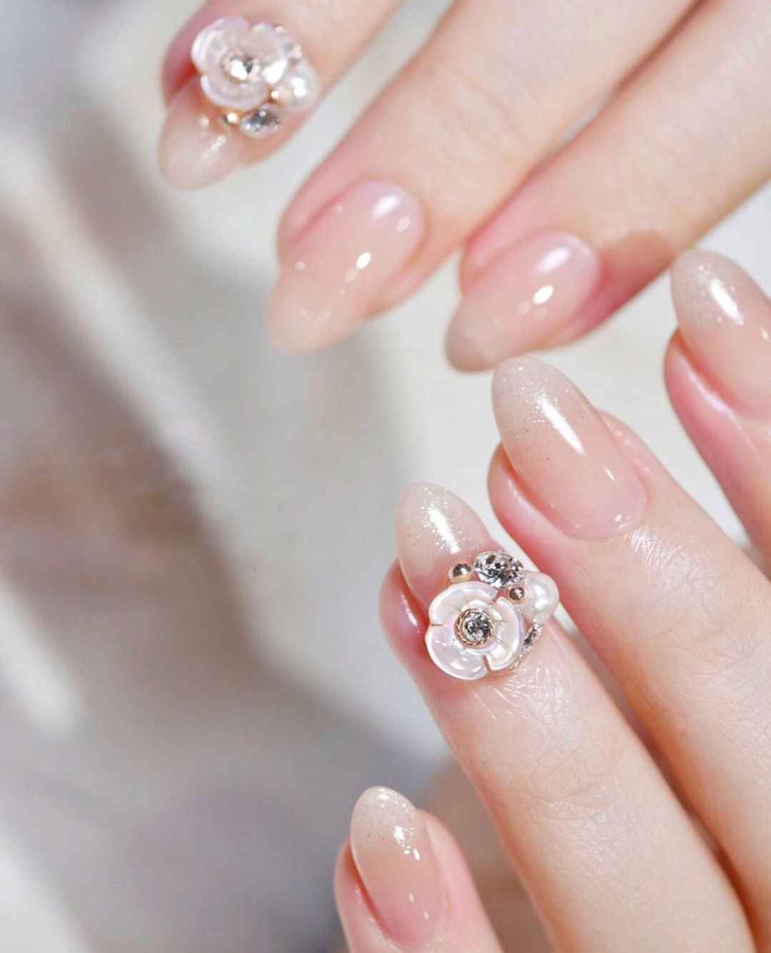 Gợi ý loạt mẫu nails vùa xinh lại đơn giản dành cho các cô dâu  - Ảnh 16.