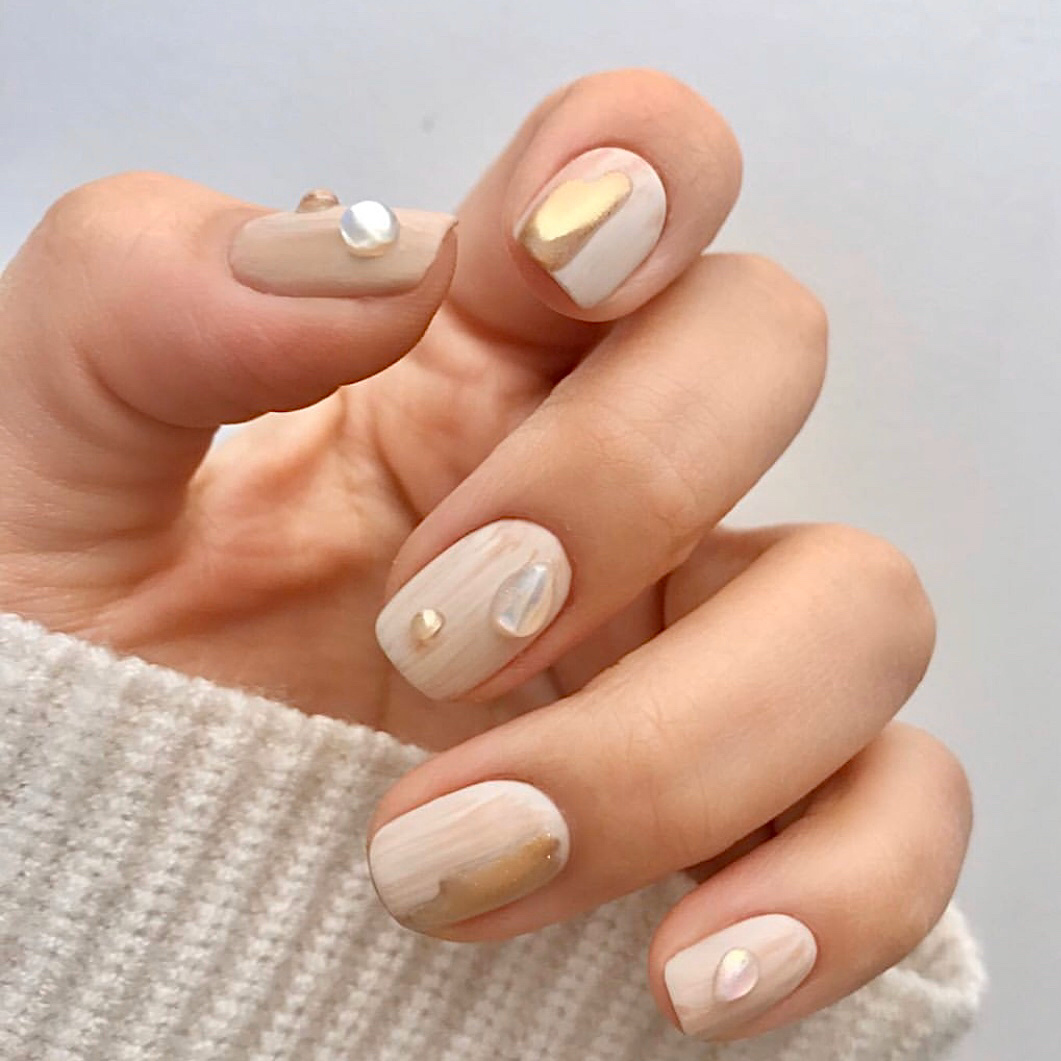 Gợi ý loạt mẫu nails vùa xinh lại đơn giản dành cho các cô dâu  - Ảnh 11.