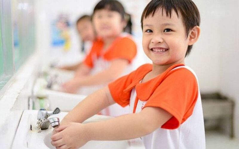 Để trẻ mầm non, học sinh đi học an toàn vào ngày 2/3, Bộ GDĐT hướng dẫn chi tiết những điều "từ nhà đến trường" cần thực hiện  - Ảnh 3.