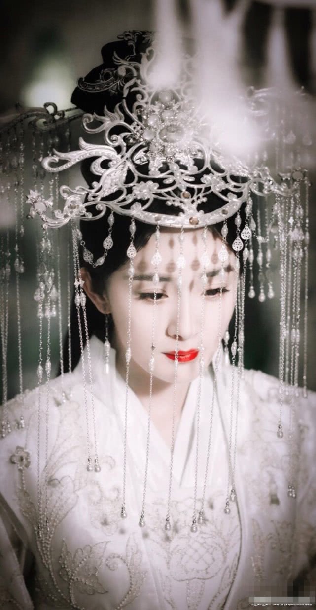 "Tam sinh tam thế Chẩm thượng thư" 3 lần cưới: Địch Lệ Nhiệt Ba bị chú rể bỏ rơi, chỉ có Dương Mịch hạnh phúc  - Ảnh 6.