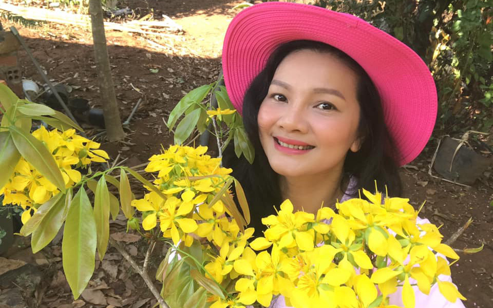 Vườn cây ăn quả hoa lá ngập tràn rộng 5000m² của diễn viên Kiều Trinh