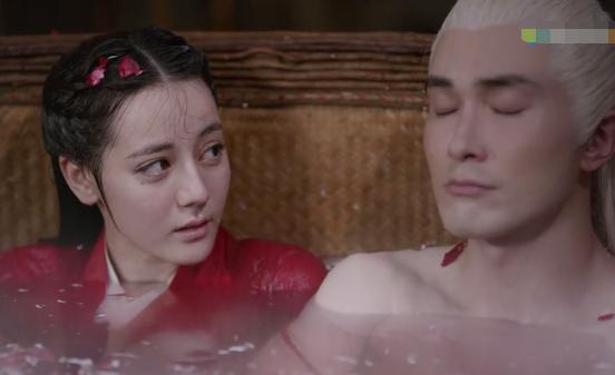 "Tam sinh tam thế Chẩm thượng thư": Địch Lệ Nhiệt Ba xinh đẹp như tiên nữ dù ngâm mình dưới nước  - Ảnh 2.
