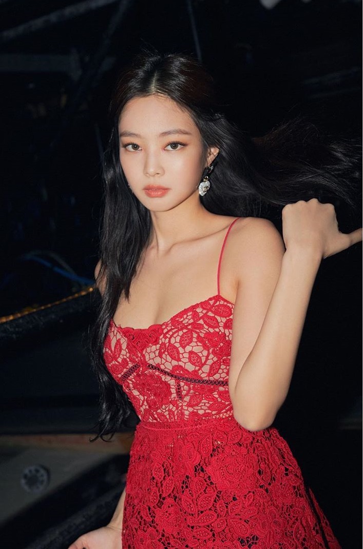 Ai là fan của Jennie? Hãy xem những bức ảnh đẹp của cô nàng thần tượng trong bộ sưu tập này. Từ những bức ảnh khuôn mặt đáng yêu, tới những bức ảnh selfie tuyệt đẹp, chắc chắn rằng bạn sẽ không thất vọng!