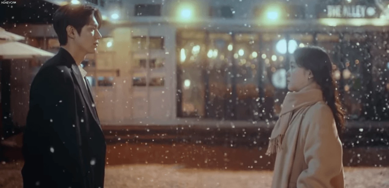 Bom tấn mới của biên kịch "Hậu Duệ Mặt Trời" tung trailer mới: Lee Min Ho ôm ấp "kiều nữ" phim 18  Kim Go Eun - Ảnh 6.