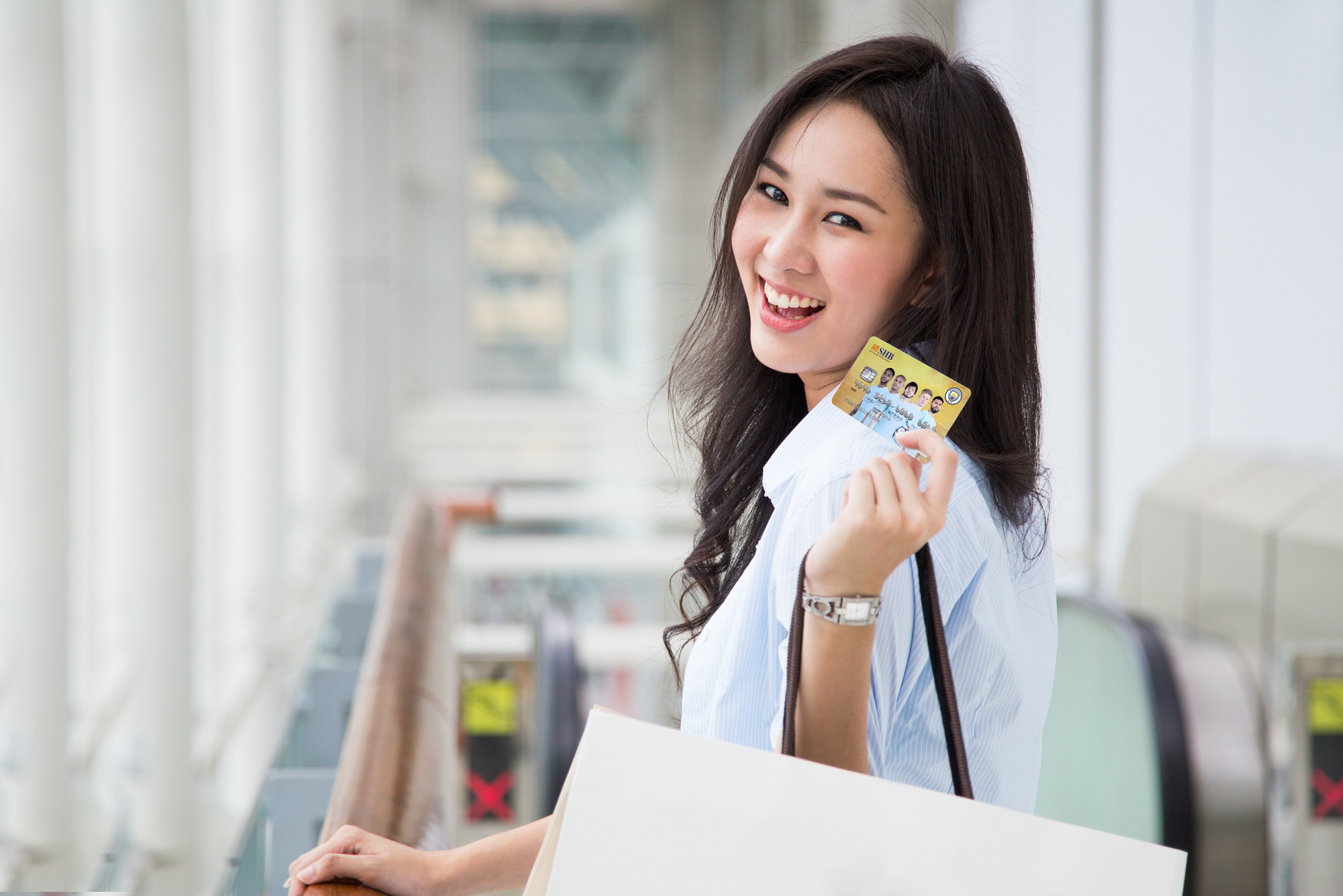 SHB giảm ngay 100.000 VNĐ khi mua sắm trên Tiki, Shopee - Ảnh 1.