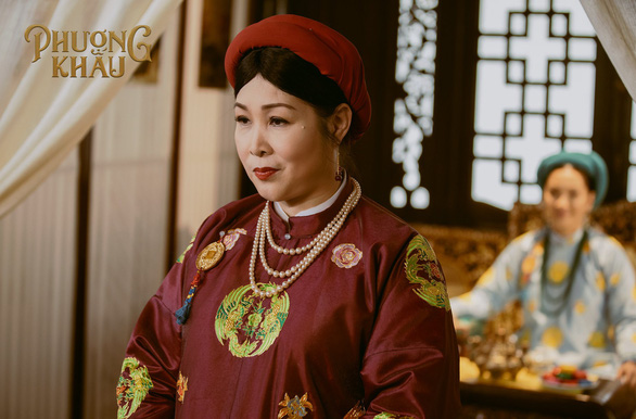 "Phượng Khấu" gây tranh cãi vì thiếu mỹ nữ trẻ đẹp, Hồng Vân - Hồng Đào bị chê già, đạo diễn lên tiếng đáp trả - Ảnh 4.