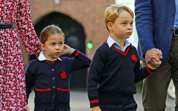 Tại sao hoàng tử George và công chúa Charlotte không được phép có bạn thân ở trường?