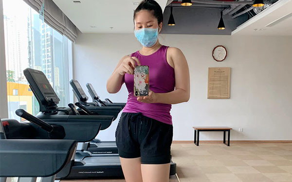 Lỡ miệng ăn một hũ sữa chua phô mai, Lê Phương than trời vì công sức giảm cân sau sinh bao ngày &quot;toang&quot; trong tích tắc 