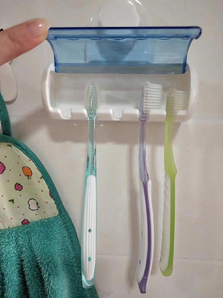 Giận dỗi bố mà không biết bày tỏ như nào, cậu bé lén rủ mẹ "cô lập" bố theo cách đáng yêu quá mức cho phép - Ảnh 3.