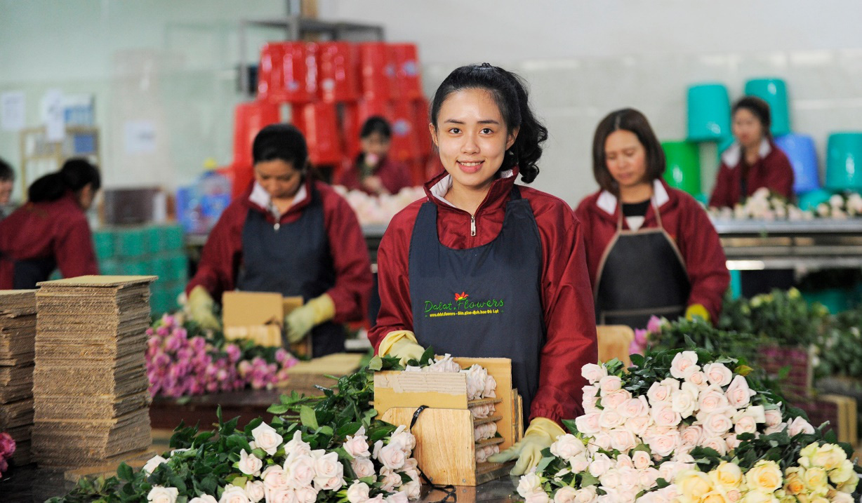 Giữa mùa dịch Covid-19, doanh nghiệp vẫn “yêu thương”, chi thưởng hơn 1 tỉ đồng cho nhân viên - Ảnh 3.