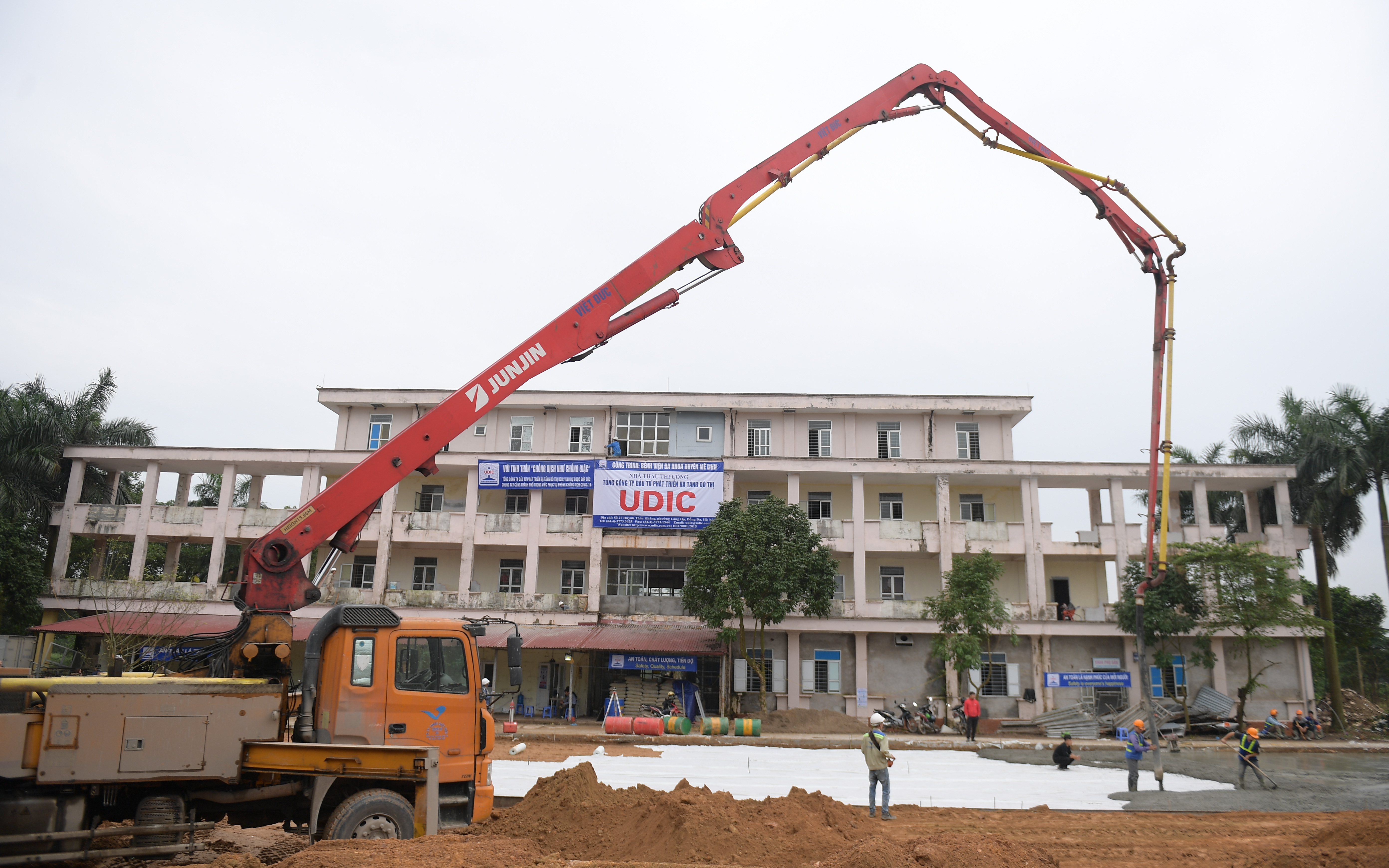 Hà Nội: Bệnh viện bỏ hoang sắp hoàn thành việc cải tạo, sẵn sàng trở thành khu cách ly chống dịch Covid-19