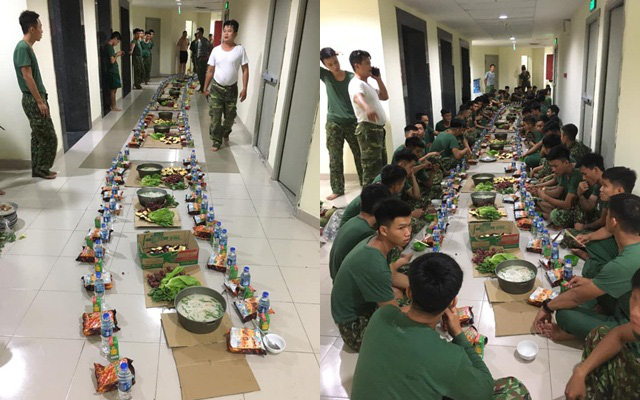 Bữa ăn khuya của những chiến sĩ làm nhiệm vụ trong khu cách ly với nồi cháo to, bim bim và nước lọc khiến ai nhìn cũng thấy nghẹn lòng