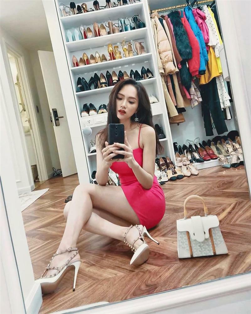 Sống ảo mùa dịch: Học sao Việt từ cách lên đồ xịn xò đến pha tạo dáng đỉnh cao để có những bức ảnh "so deep" ngay tại nhà, dù ở nhà ngày dịch cũng xịn hết sẩy - Ảnh 10.
