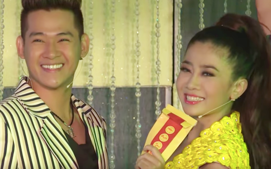 Clip Mai Phương - Phùng Ngọc Huy song ca: Xót xa cảnh vẫn còn bên nhau nhiều năm trước 
